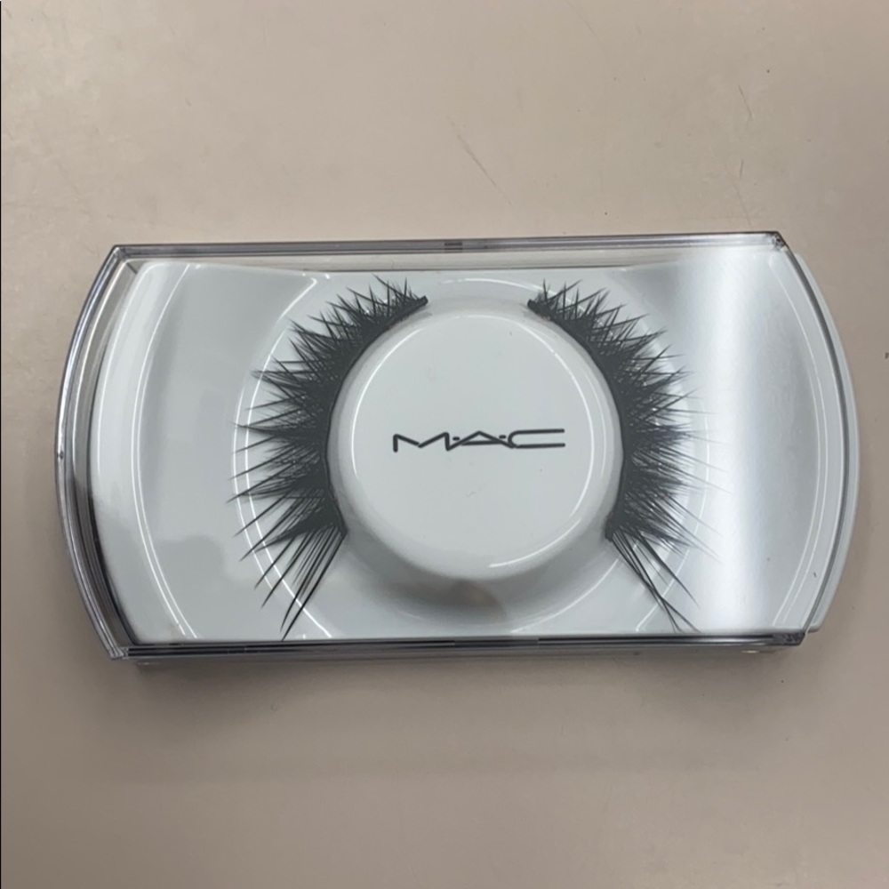 COPY - Mac eyelashes